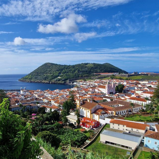 Angra do Heroísmo: City Walking Tour - Historical visit - Cathedral of Angra do Heroísmo: chapels with 16th-century and modern art