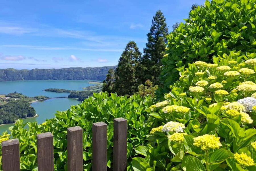 Azores: Sete Cidades, Blue & Green Lake Shore Excursion - Key reasons this Sete Cidades excursion works