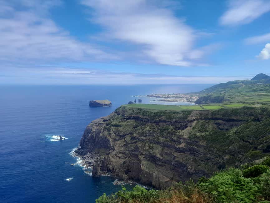 Azores: Sete Cidades, Blue & Green Lake Shore Excursion - The Arruda pineapple plantation: greenhouse growing, plus liqueur tasting