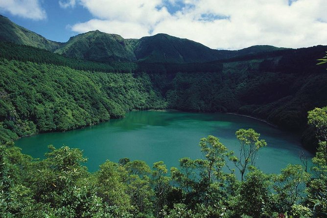 Azores Sete Cidades Green and Blue Lakes - Private Tour - Getting to Sete Cidades without the scramble