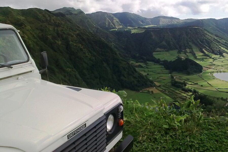 Azores: Sete Cidades Scenic Jeep Tour from Ponta Delgada - Key points that make this half-day tour work
