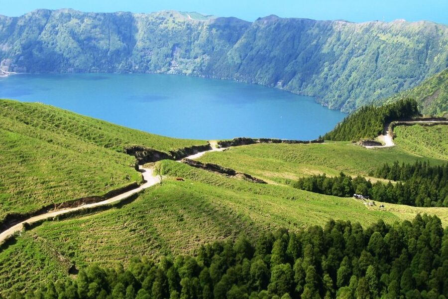 Azores: Sete Cidades Scenic Jeep Tour from Ponta Delgada - Who should book this, and who should skip it