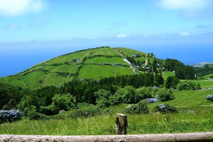 Azores: Sete Cidades Scenic Jeep Tour from Ponta Delgada - From Ponta Delgada to Muro das Nove Janelas (the warm-up views)