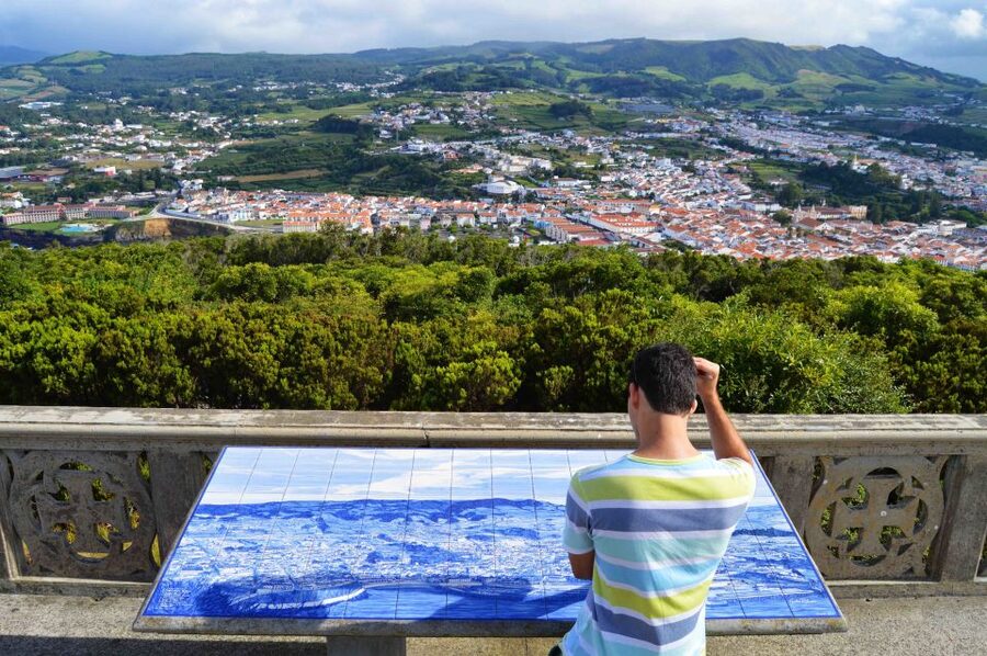 Azores: Terceira Island Full-Day Tour - Guides, languages, and how the stories make the stops click