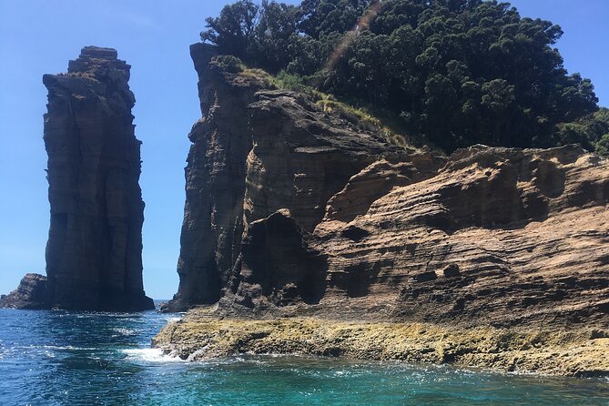 Boat Trip Around the Islet of Vila Franca do Campo - What can be disappointing: no islet entry and the short time cap