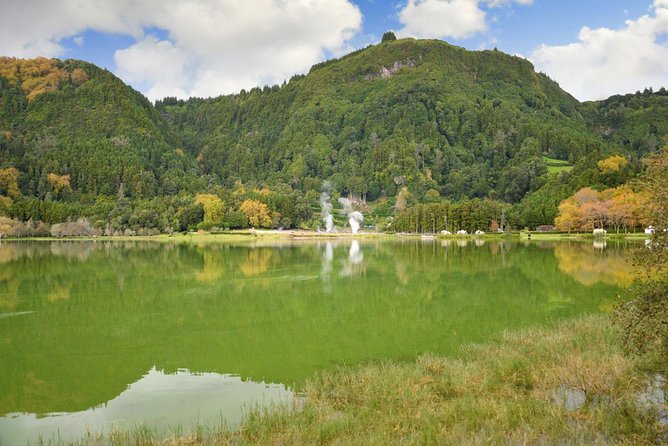 Canoeing at Furnas Lake - Picos de Aventura: a second scene change on the lake