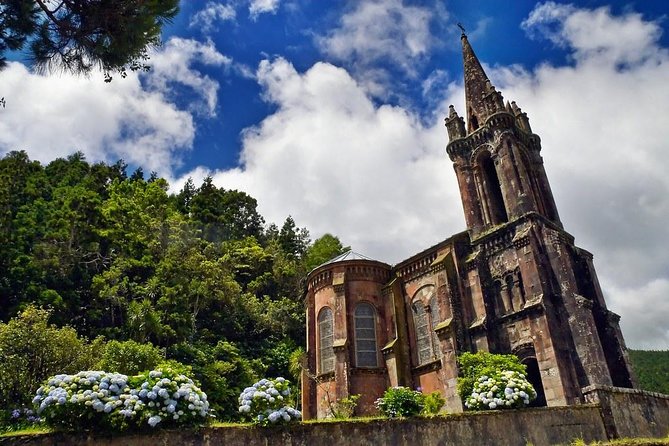 Canoeing at Furnas Lake - Your guide and the small-group advantage