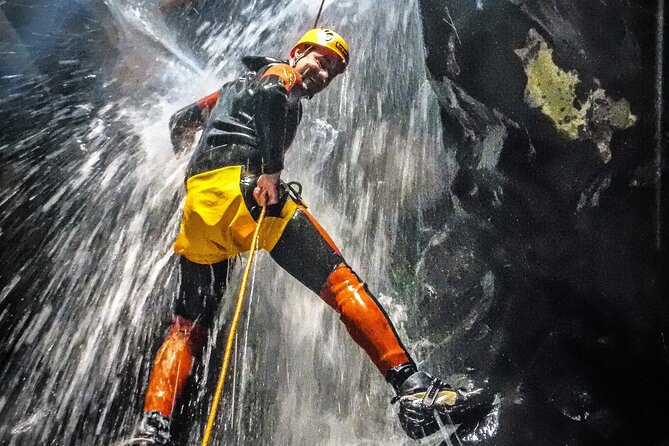 Canyoning in Salto do Cabrito (Sao Miguel - Azores) - Gear and photos: what you do not have to worry about