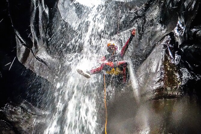 Canyoning in Salto do Cabrito (Sao Miguel - Azores) - Time on the ground: how the 4-hour schedule usually feels