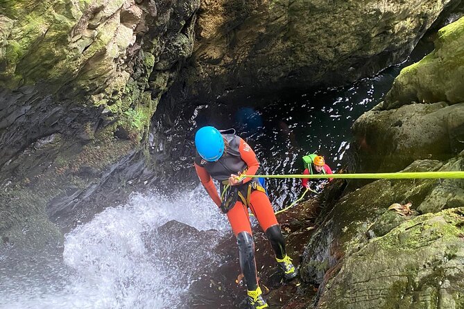 Canyoning Lower Ilheus - Flores Island - Beginner-friendly, but only if you meet the real requirements