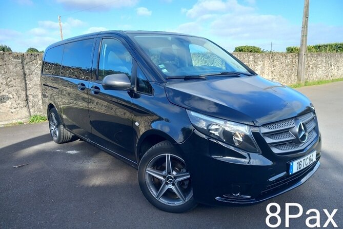 City Ponta Delgada, Airport Transfers. Shuttles. Taxi. Minibus - Getting picked up at the São Miguel airport