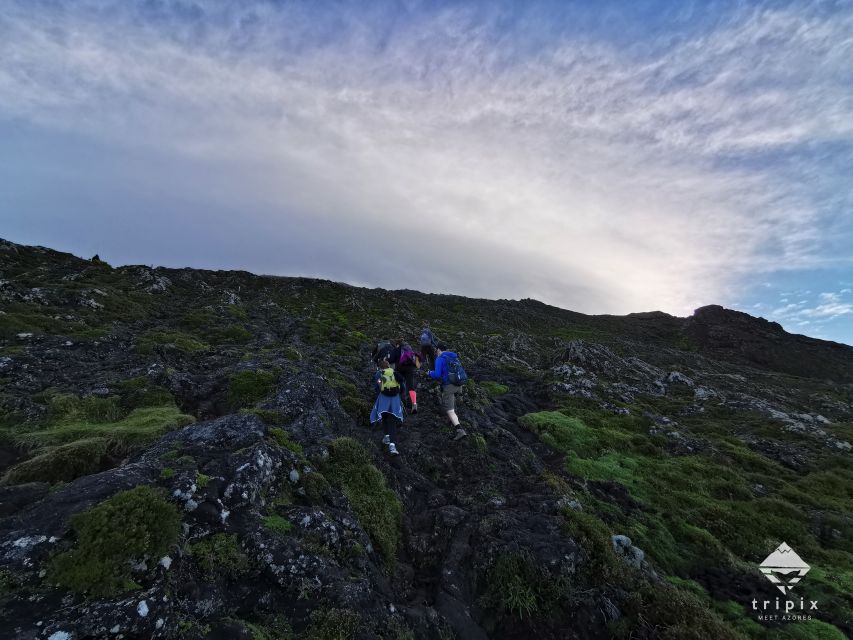 Climb Mount Pico with a Professional Guide - First step: Mountain’s House, where the day gets official
