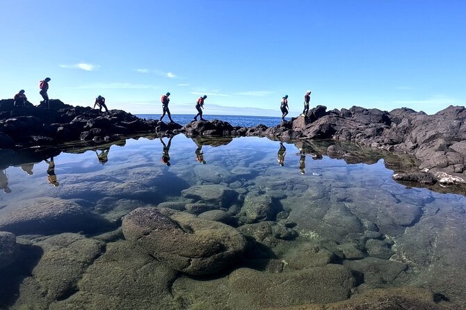 Coasteering in Caloura (Sao Miguel - Azores) - Coasteering in Caloura, a very practical way to see São Miguel’s coast