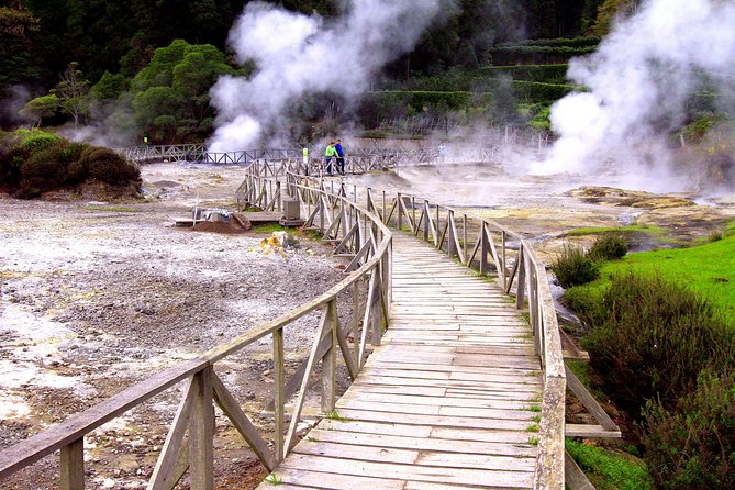 Couples PRIVATE Hybrid 4X4 Tour - Furnas (Inc Hot Springs and 3 Course Lunch) - Terra Nostra Gardens hot springs: 18th-century soak time