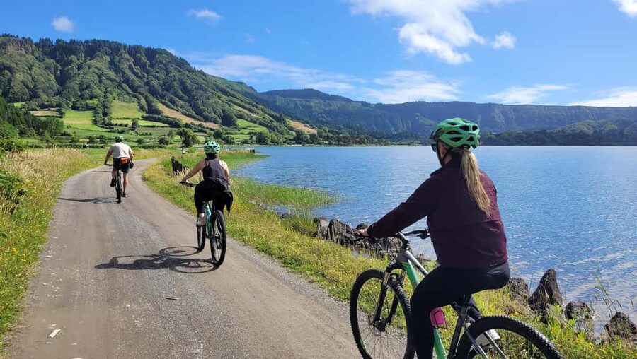 E-bike Sete Cidades Tour with Guide - Safety Briefing and Gear That Make the Ride Feel Prepared