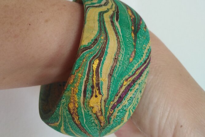 Ebru Marble Art / Ancient technique of marble painting on water - The Fascinating Part: Floating Pigments and the Transfer Moment
