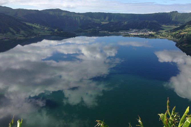 Explore the Wonders of Sete Cidades & West side on a Jeep Tour - Ponta da Ferraria: volcanic heat meets hot springs over 30C