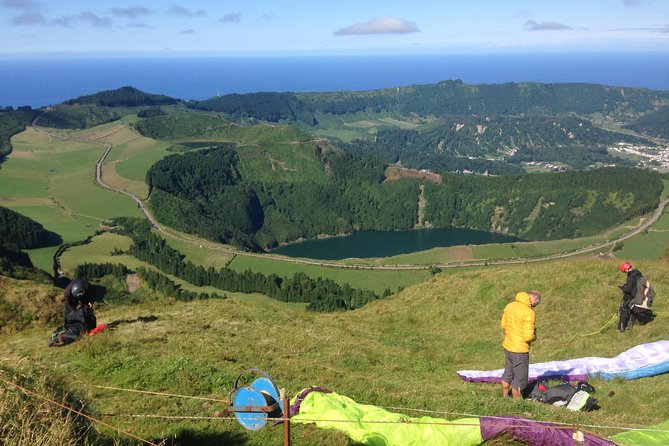 Explore the Wonders of Sete Cidades & West side on a Jeep Tour - The guides: how local knowledge shapes the whole day