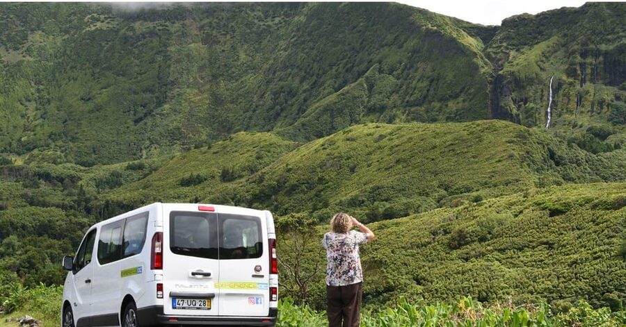 Flores Island: Full-Day Guided Tour with Lunch - Meeting points, pickup, and how the day actually starts