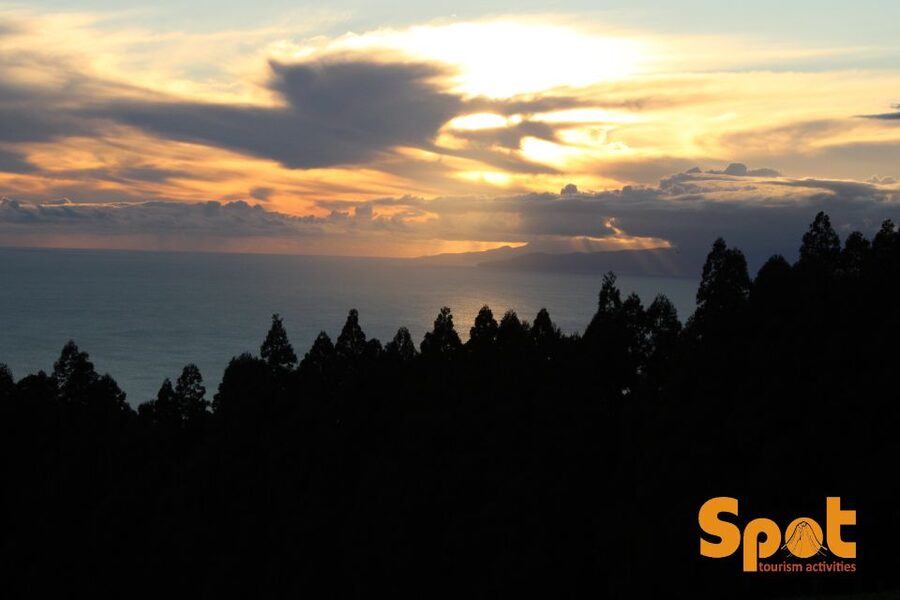 From Angra: Sunset with Local Products - Guides, English or Portuguese, and a Pace That Fits