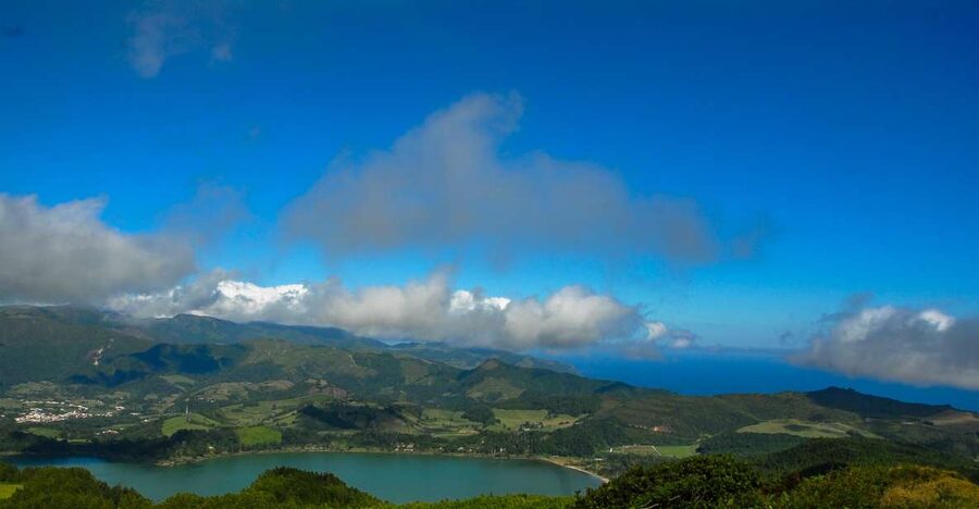 From Ponta Delgada: Furnas Guided Day Trip & 4x4 Adventure - Hot springs, fumaroles, and the short stops that make the big picture click