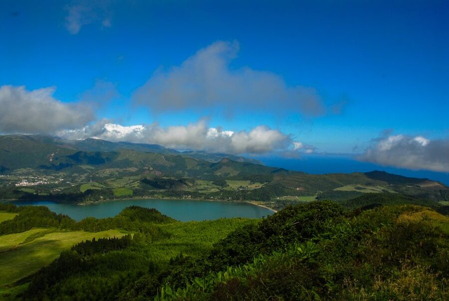 From Ponta Delgada: Furnas Lake Shore 4x4 Guided Day Trip - Lunch in Furnas: The Underground Stew Experience