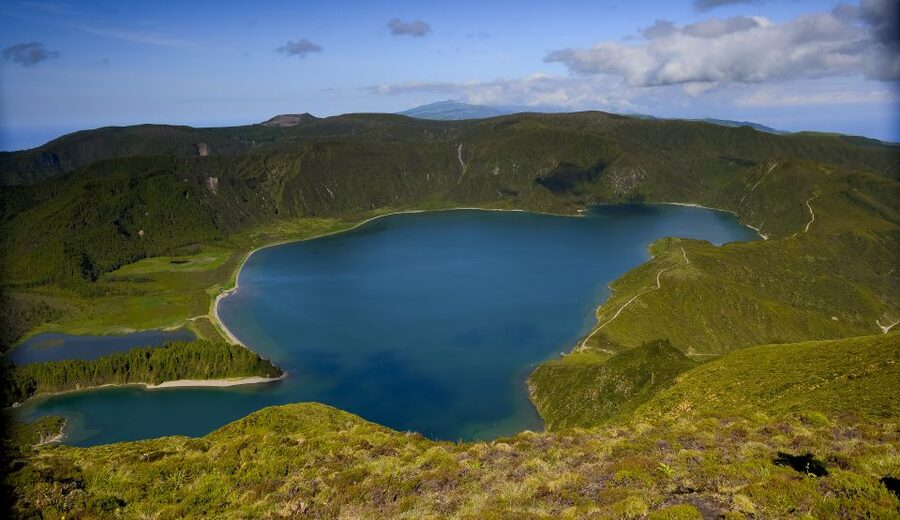 From Ponta Delgada: Lagoa do Fogo & Hot Springs Day Trip - Pickup timing and the small-group advantage (up to 8 people)