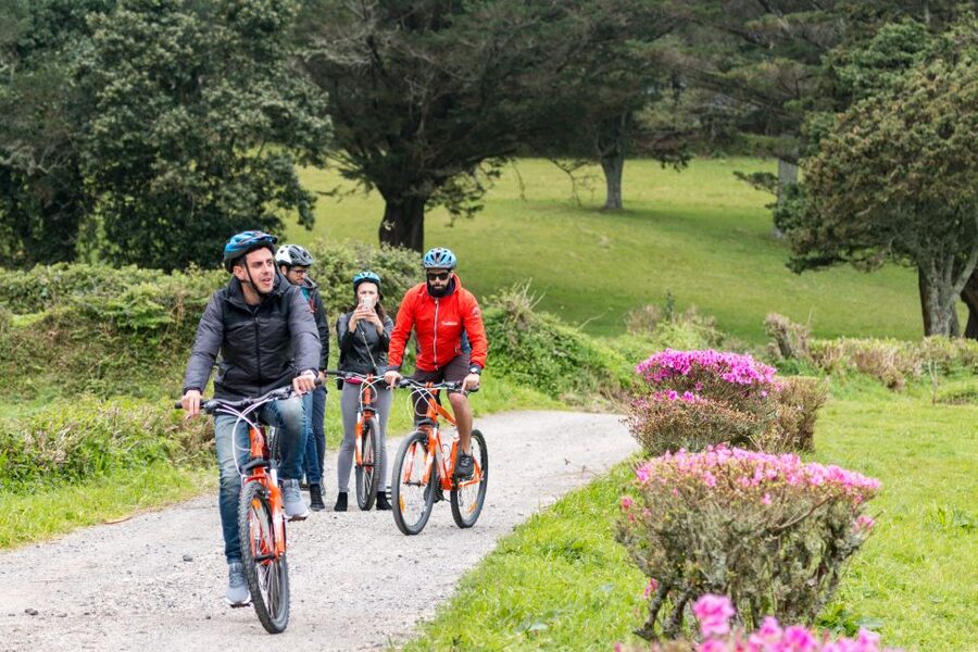 From Ponta Delgada: Sete Cidades Jeep, Bike, & Kayak Ride - Jeep, bike, and kayak in Sete Cidades: why this day works