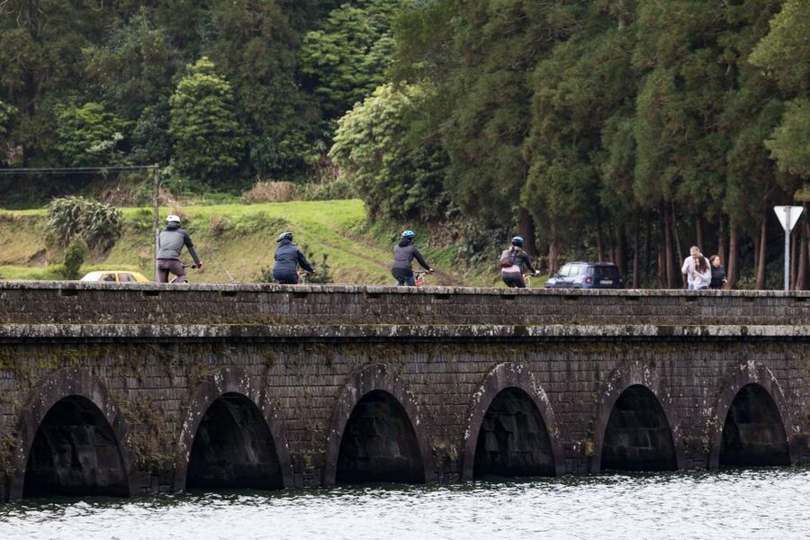 From Ponta Delgada: Sete Cidades Jeep, Bike, & Kayak Ride - Lunch at a local restaurant: included, but manage expectations