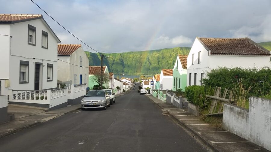 From Ponta Delgada: Sete Cidades Lakes & Fire Lake Day Tour - Pico Views, Higher Elevations, and Timing Around Weather