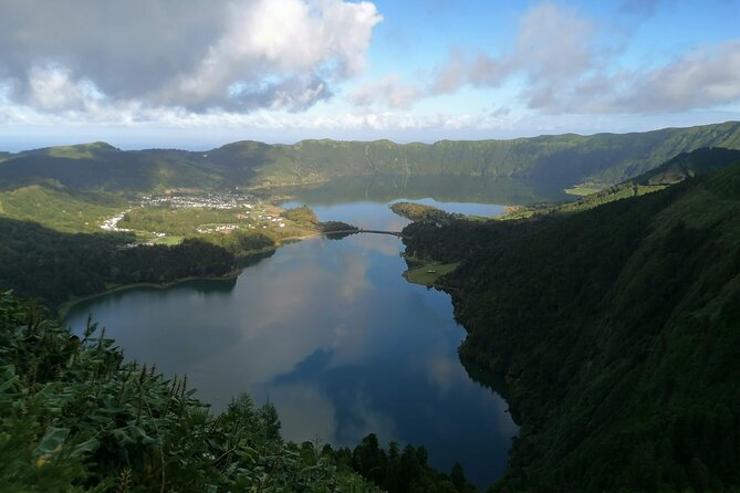 Full Day Fire Lagoon and Seven Cities Tour - Sete Cidades From Above: Vista do Rei, Lagoa Verde, Lagoa Azul, and the Bridge Stops