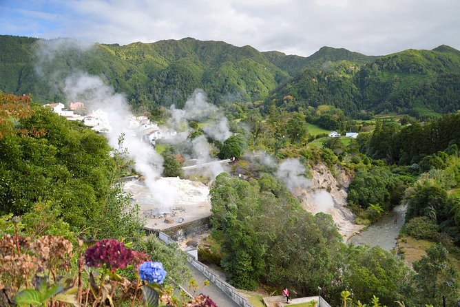 Full-Day Furnas Tour: Hot Springs, Traditional Lunch & Tea - Start in Ponta Delgada, Pickup and Meeting Point That Can Trip You Up
