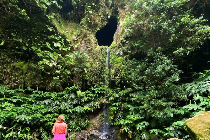 Full Day Hiking Trail Janela do Inferno + Caldeira Velha - Entering the Janela do Inferno trail: tunnels, water, and big views