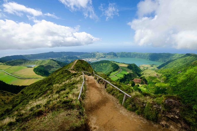 Full day in São Miguel - Azores Private Tour for up to 4 pax - Sete Cidades viewpoints: walk, Lagoa Verde, and Boca do Inferno