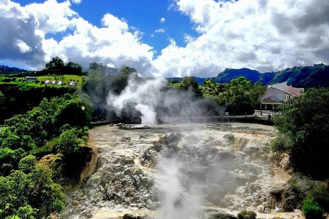 Full Day Jeep Tour Furnas with lunch (Cozido) and drinks included - Getting picked up in Ponta Delgada, then heading east