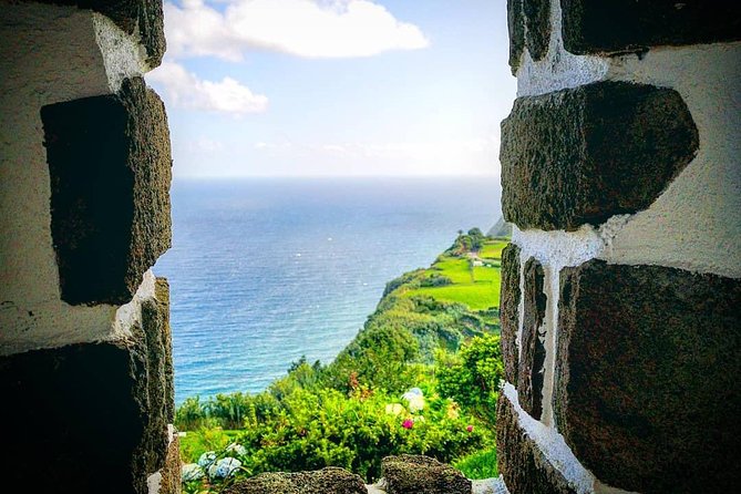 Full day jeep tour Nordeste with lunch included - Stop 3: Miradouro da Ponta do Sossego for Coastline Photos