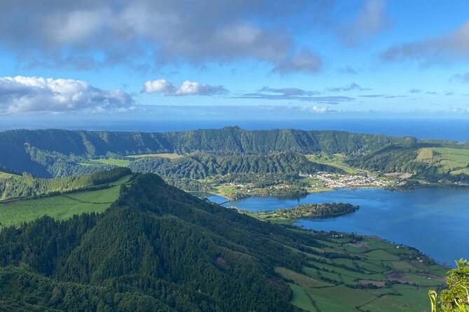 Full-Day Jeep Tour: Sete Cidades and Lagoa do Fogo - Stop 1: Salto do Cabrito Waterfall, a Quick 20 Minutes of Wow