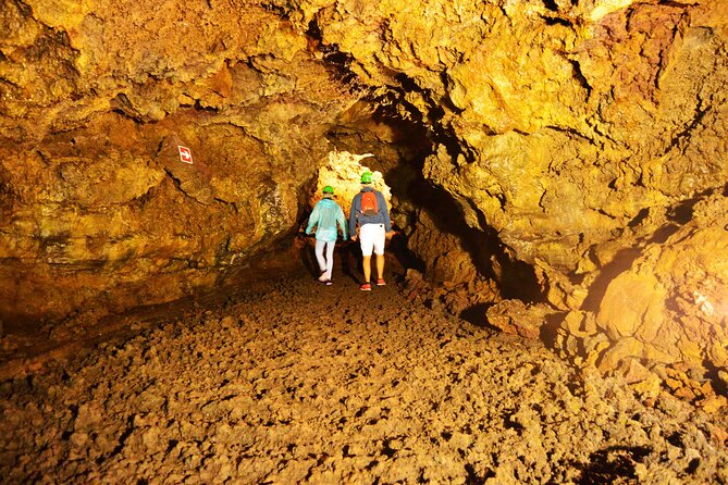 Full Day Lagoons and Volcanoes Tour in Terceira Island - Furnas do Enxofre fumaroles: a fast stop with a strong payoff
