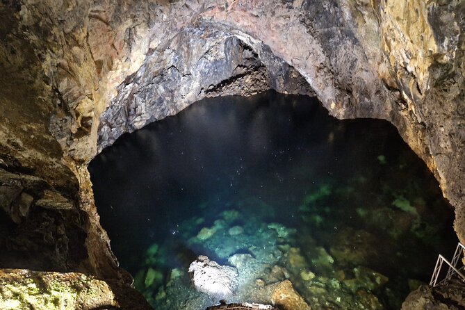 Full Day Lagoons and Volcanoes Tour in Terceira Island - Getting from stop to stop: the day starts at 9:00