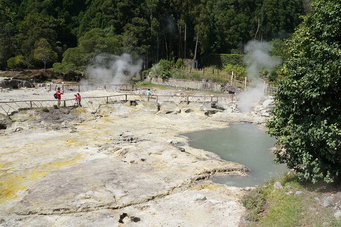 Full-Day Private São Miguel Tour with Furnas and Hot springs - Pico do Ferro viewpoint, where Vale das Furnas and the lake come into focus