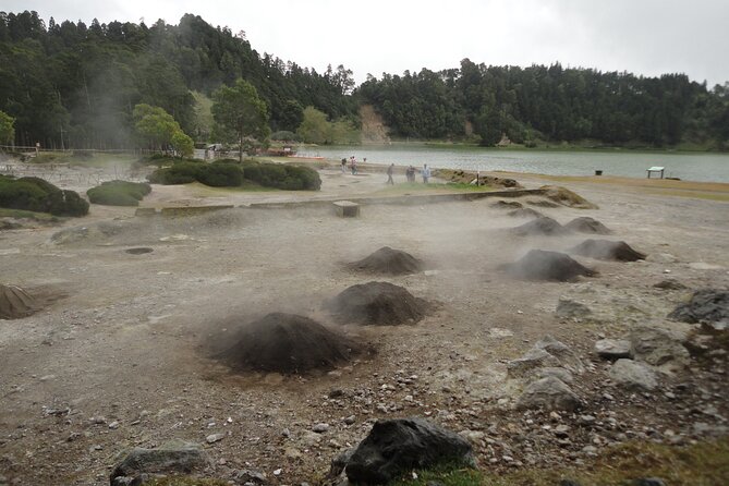 Full-Day Private São Miguel Tour with Furnas and Hot springs - Lagoa das Furnas and the cozi do pits: what you should actually look for