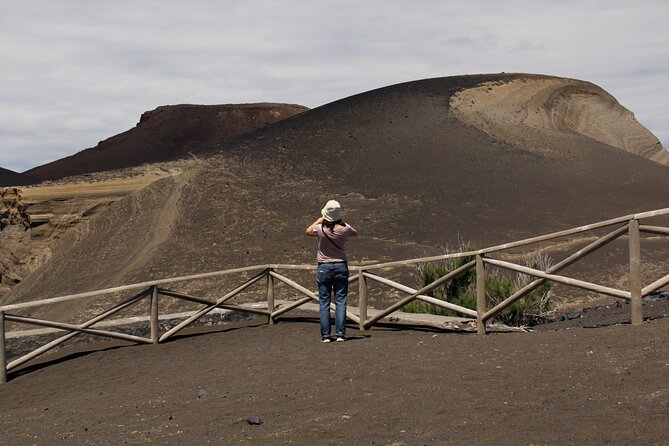 Full Day Private Trip Faial - Praia do Norte and the olivine xenolith port at Fajã da Praia do Norte