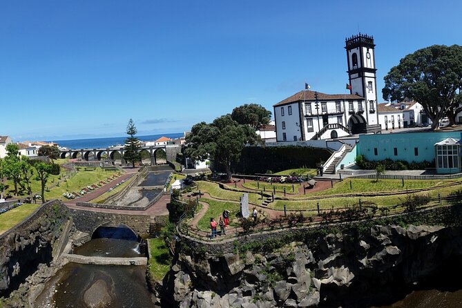 Full-Day Sete Cidades Crater Lake and Fire Crater Lake Private Tour - Pico Carvão and Lagoa do Canário: Calm Views After the Big Ones