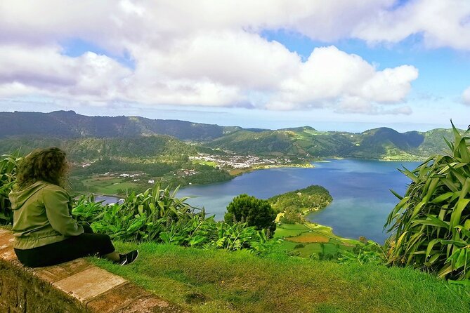 Full Day Tour Sete Cidades & Lagoa do Fogo with Lunch - Ceramica Viera: a slower stop with real craft