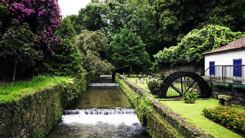 Furnas & Terra Nostra Gardens Biologist-guided e-Tour +lunch - Furnas crater lake and village, what you will see and why it is special