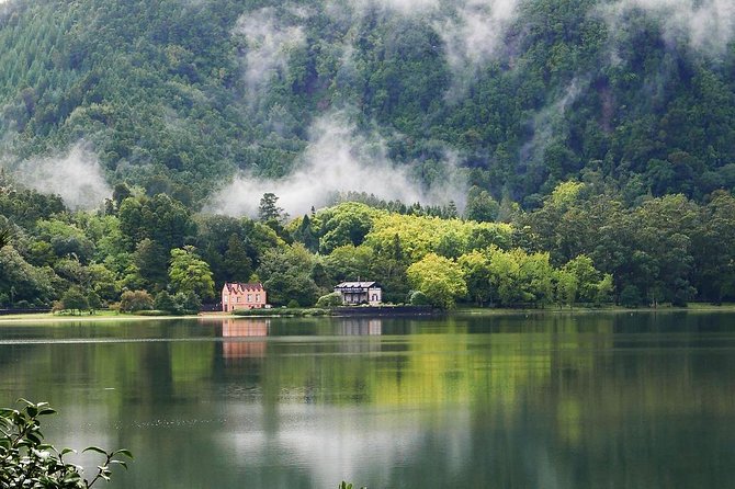 Furnas Volcano, Lake, Geysers, Tea Plantation and Terra Nostra - Why Furnas plus tea makes a perfect half-day in the Azores