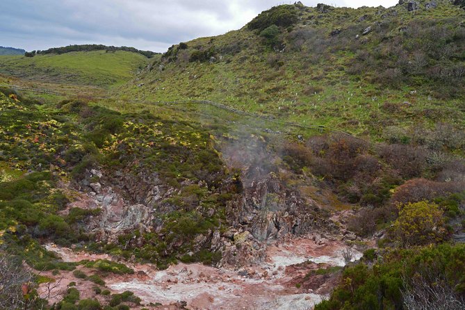 Geotour - Terceira Island: Explore the Caves - Stop 4 at Serra do Cume viewpoint, quick crater context