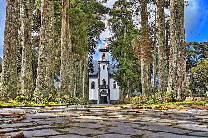 Guided Electric Mountain Bike in Sete Cidades - Miradouro Da Lomba Do Vasco and Cumeeira Pequena Trail Feel