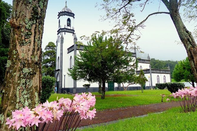 Guided Tour to the Sete Cidades Volcano in São Miguel Azores - Why this Sete Cidades route works so well in 4 hours