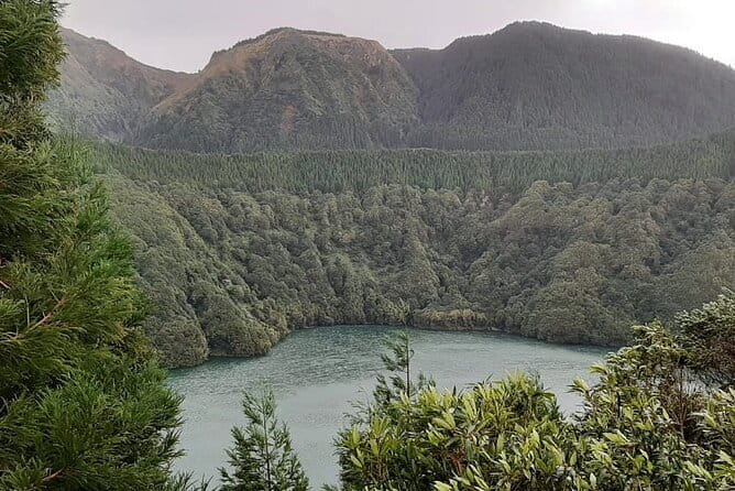 Guided Visit to the Crater and Volcano of Lagoa das Sete Cidades - Miradouro do Pico do Carvao: The Island’s Big Picture, North and South Sides at Once
